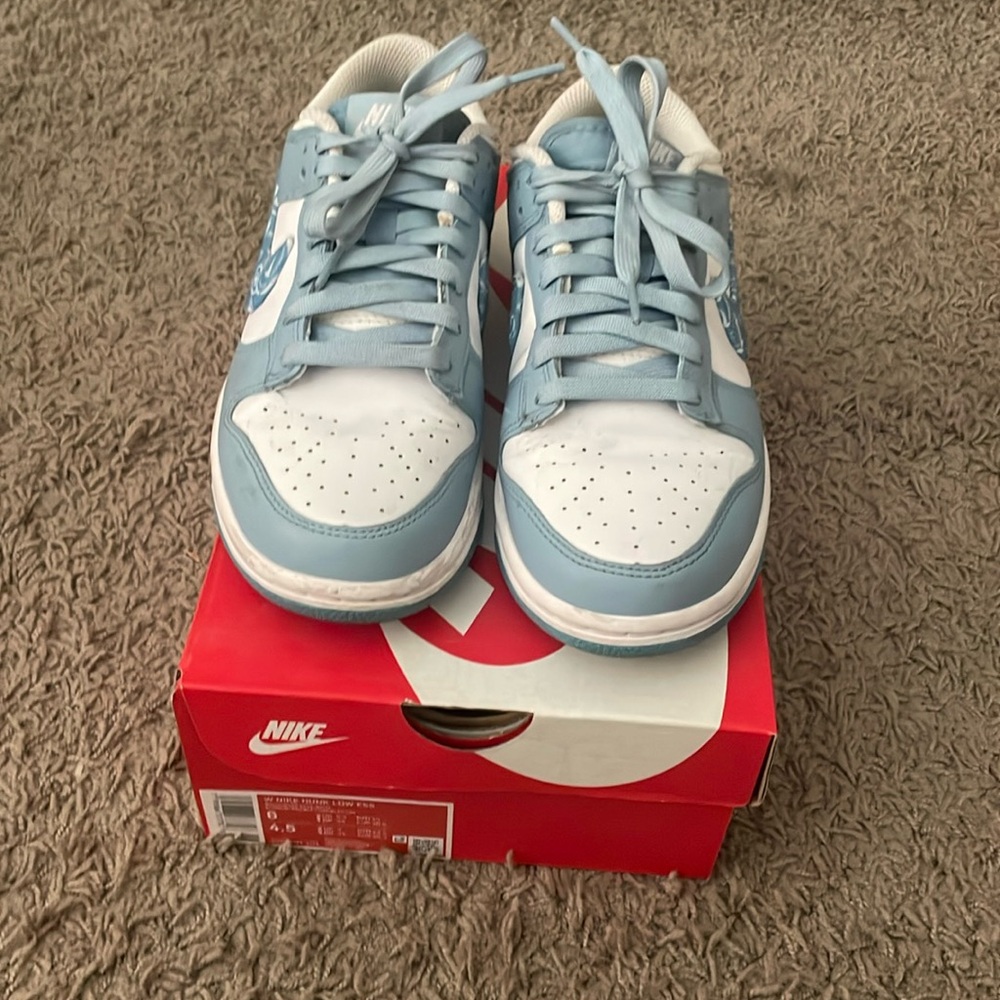 Nike Womens Size 6 Shoes Dunk Low Blue Paisley Sneakers